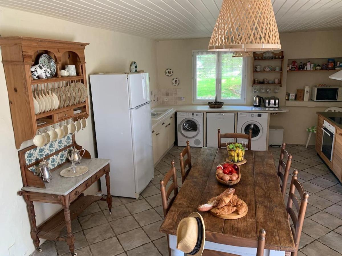 Country Villa For 19 Pool Cinema Football Pitch Verteillac 외부 사진