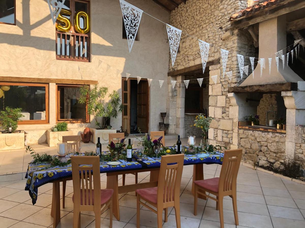 Country Villa For 19 Pool Cinema Football Pitch Verteillac 외부 사진
